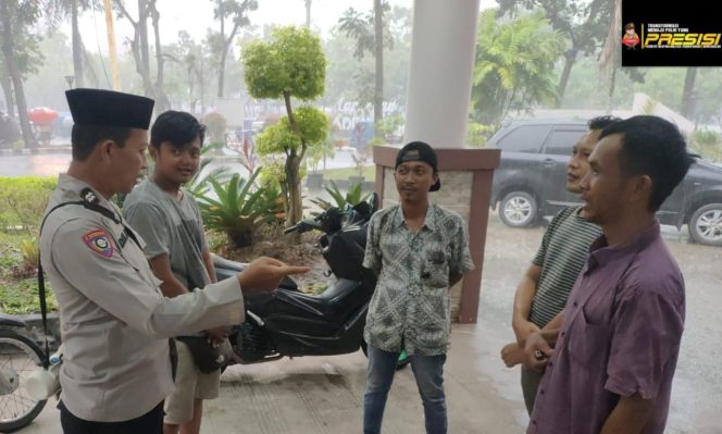 
					Bhabinkamtibmas Polsek Balaraja Melaksanakan Sambang & Poliran (Polisi Peduli Pengangguran) Guna Antisipasi Kamtibmas di Wilayah
