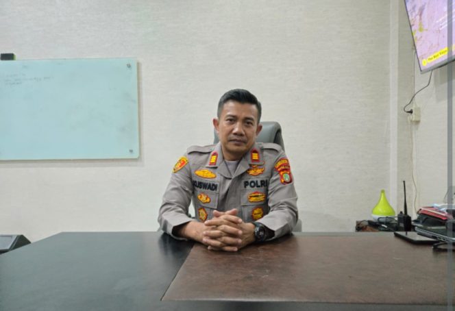 
					Kapolsek Paku Haji Berikan Penjelasan