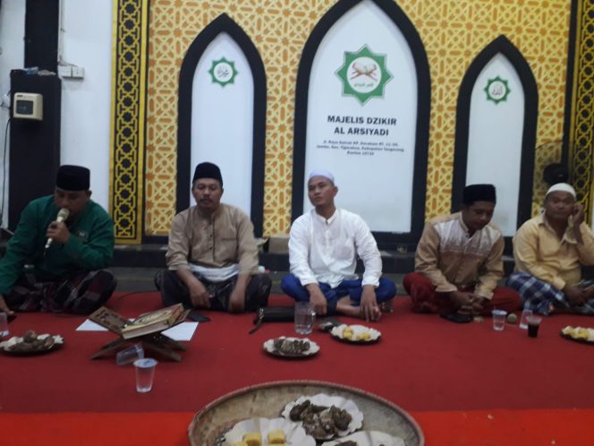 
					Malam Penuh Berkah Majlis Dzikir Al-arsiyadi Mengajak Jama’ah Untuk Terus Berzikir dan Bersolawat di Tempat, PT.Arsindo Baja Ringan Mandiri Setiap Malam Jum’at*