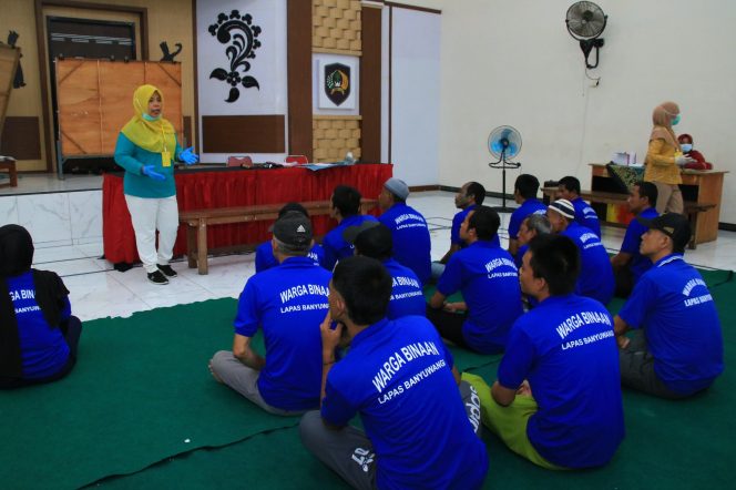 
					Cegah Adanya Penularan HIV, Lapas Banyuwangi Intensifkan Mobile VCT bagi Warga Binaan