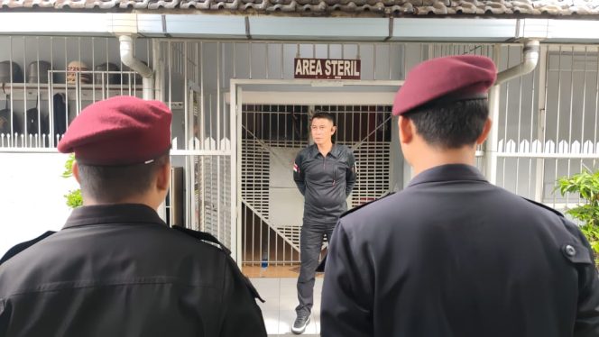 
					Astekpam Siang, Kalapas Jember: Tingkatkan Kewaspadaan, Kebersamaan dan Kepedulian Pelaksanaan Tugas