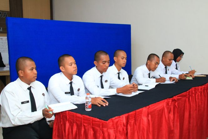 
					7 CPNS Mulai Bertugas di Lapas Banyuwangi, Kalapas: Momentum Perkuat Pengamanan dan Tingkatkan Pelayanan