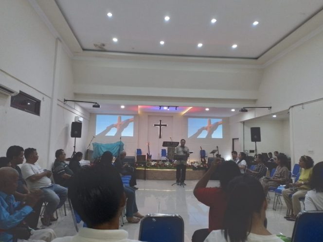 
					IBADAH MALAM KE-4: MENYONGSONG PENCURAHAN ROH KUDUS DI POUK MARANATHA SITANALA