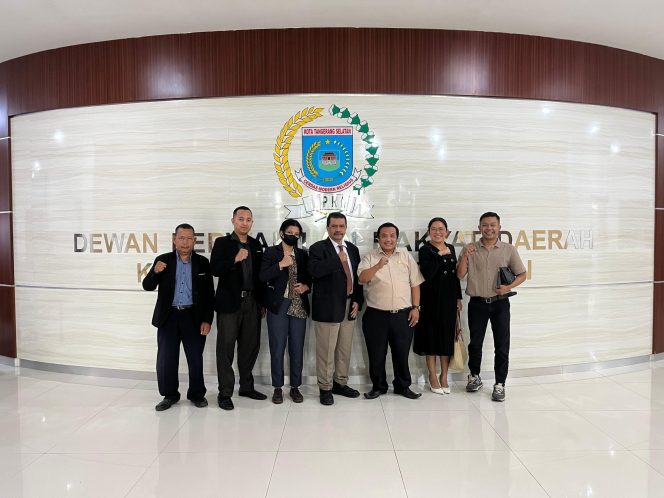 
					Tim Kerja Pengacara Bambang Suwarno Marbun SH.MH Lakukan Kunjungan Kerja ke DPRD Tangerang Selatan
