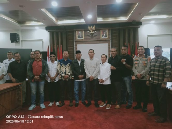 
					Audensi Karyawan PT BSM dengan Komisi 11 DPRD Kabupaten Tangerang*