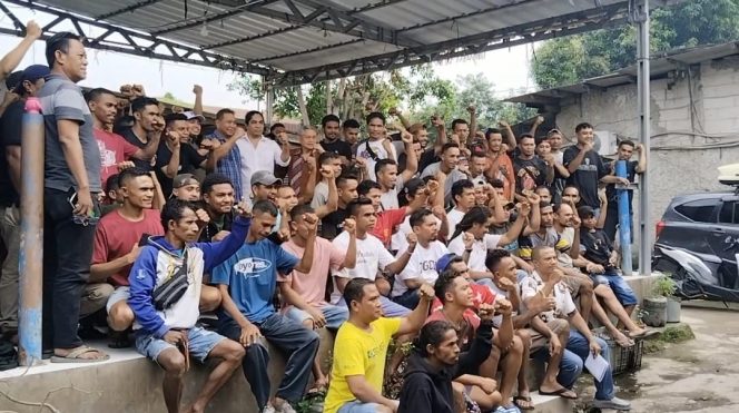 
					Ratusan Kuli Panggul Dikeluarkan Sepihak oleh Manajemen Pasar Tanah Tinggi, Buruh Siap Gelar Aksi Demo
