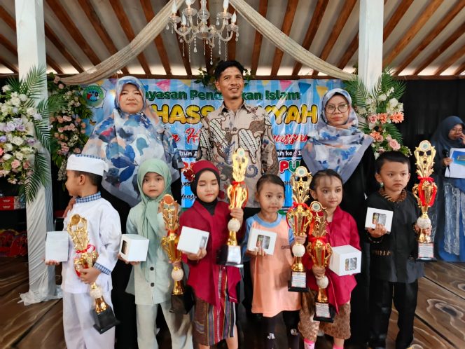 
					Pelepasan siswa-siswi Angkatan Ke-17, PAUD Terpadu Melati Putih Cisoka: Merayakan Prestasi dan Kreativitas Anak