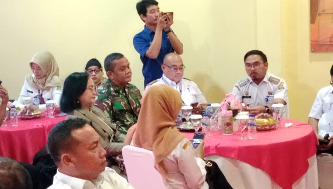 
					kegiatan kunjungan Ketua Anggota Kompolnas di Polsek Pasar Kemis Polresta Tangerang, Dalam rangka Visitasi Kompolnas Award 2025.