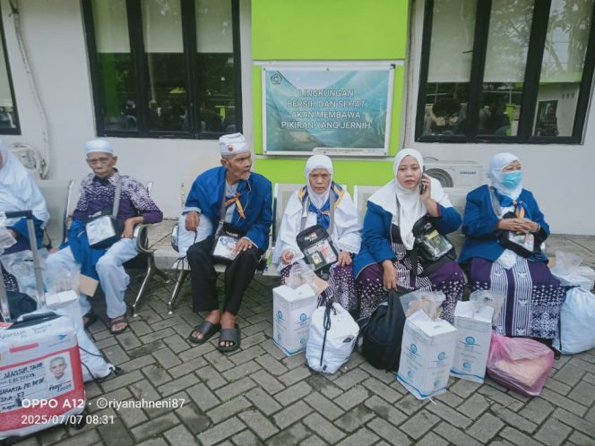 
					kemenag,kab.tangerang sukses memberangkatkan&memulangkan jamaah haji sebanyak 2170jamaah.