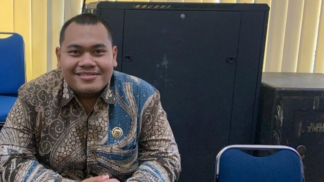 
					Anggota Komisi II DPRD Kota Tangerang M Azka Nur Fauzi