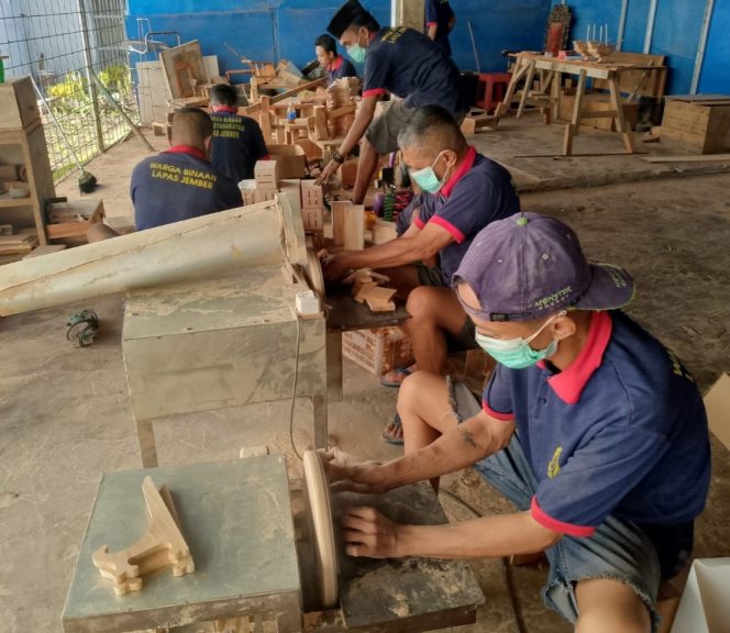 
					Lapas Jember Bekali Warga Binaan dengan Keterampilan untuk Masa Depan yang Lebih Baik