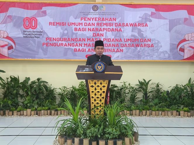 
					HUT ke-80 RI, Ratusan Narapidana Lapas Jember Peroleh Remisi Umum dan Remisi Dasawarsa