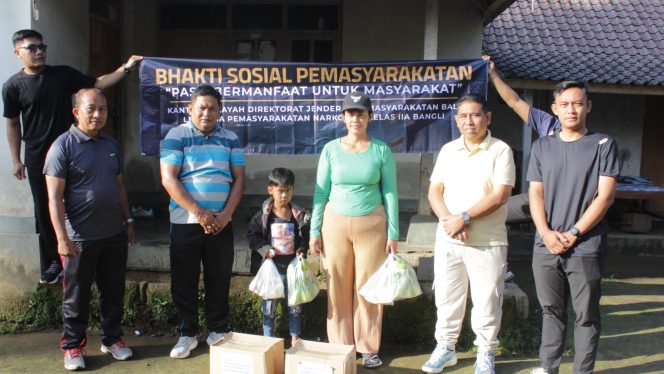 
					Lapas Narkotika Bangli Gelar Bakti Sosial HUT ke-80 RI, Bagikan Sembako dan Hasil Ketahanan Pangan Warga Binaan