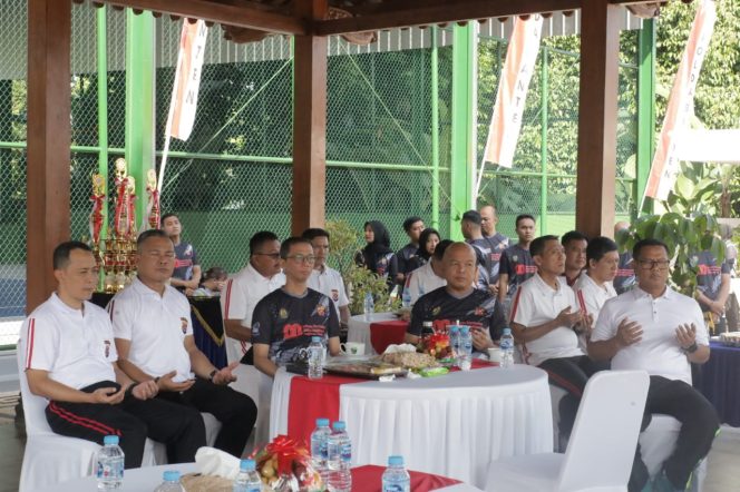 
					Turnamen Tenis Kapolda Banten Cup 2025 Sambut HUT RI ke-80*