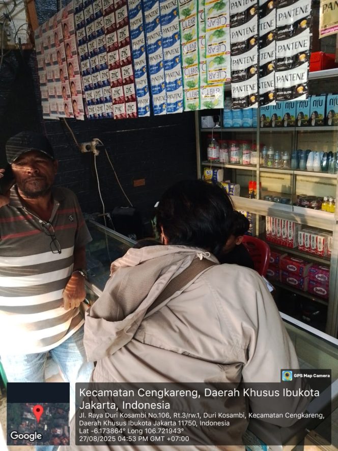 
					Diduga Jual Obat Keras Tanpa izin Edar, di wilayah kalideres dan semanan Warung Kamuflase yang disinyalir menjual obat keras tanpa izin edar