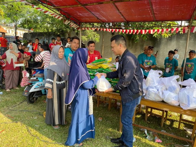 
					Kasat Reskrim Kompol Arief Nazaruddin Yusuf Hadiri Pembagian Bansos di Cikupa