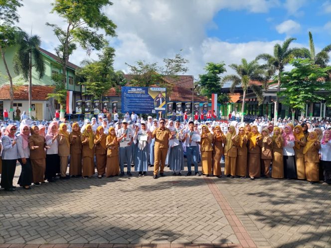 
					Siswa-siswi SMKN 1 Boyolangu berhasil menorehkan beberapa prestasi gemilang baik di tingkat kabupaten maupun propinsi.