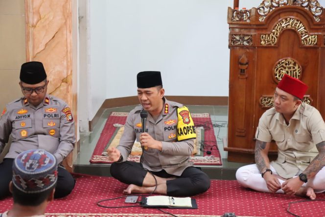 
					Dialog Hangat di Masjid Al Muhajirin, Polisi Terima Keluhan Warga Soal Keamanan Lingkungan*