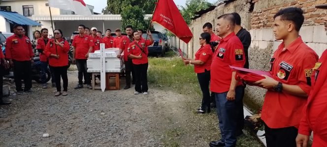 
					Ketua Pemuda Batak Bersatu (PBB)Prov.Banten Bambang Suwarno Marbun, SH Pimpin Upacara Pemberangkatan Jenazah Ketua DPC PBB Kabupaten Serang