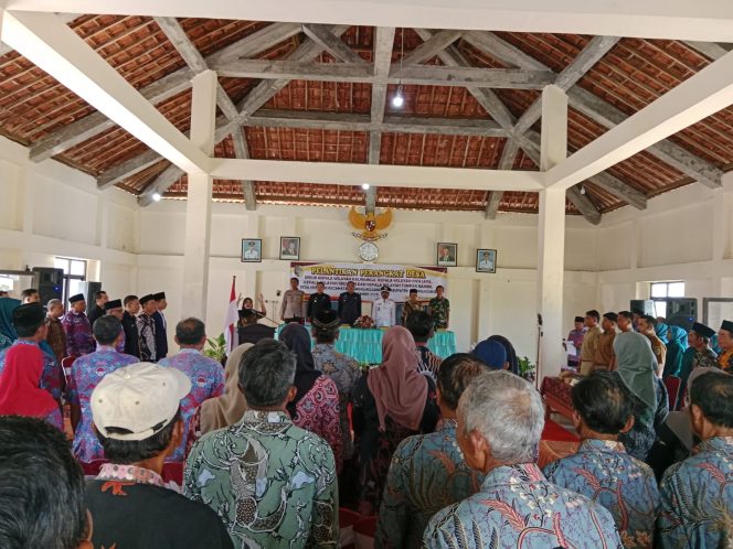 
					Empat Perangkat Desa Kresikan Resmi Dilantik