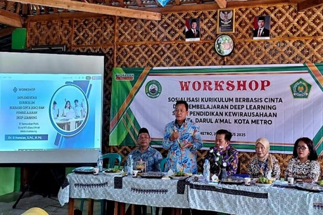 
					“Pelatihan Kurikulum KBC, Deep Learning, dan Kewirausahaan di MTs Darul Amal Metro Lampung