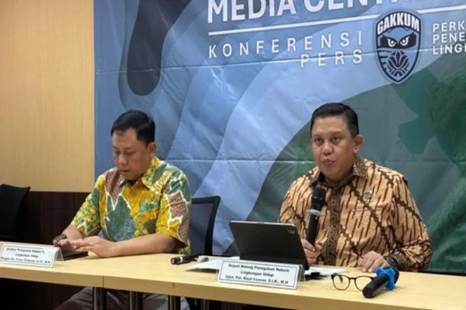 
					” Membangun Kesadaran  Lingkungan  Melalui Gerakan  Detektif Sampah di Sekolah”