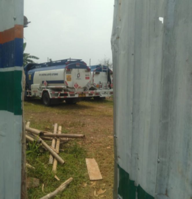 
					Diduga Mafia Solar Berkedok Transpotir Biru-Putih