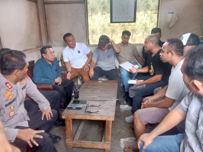 
					Kuli Panggul Pasar Induk Tanah Tinggi Mengeluh Didiskriminasi, Minta Perlakuan Adil dari Manajemen
