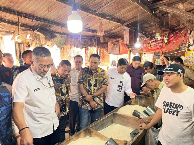 
					Dirreskrimsus Polda Banten Turun Langsung Pantau Harga Beras