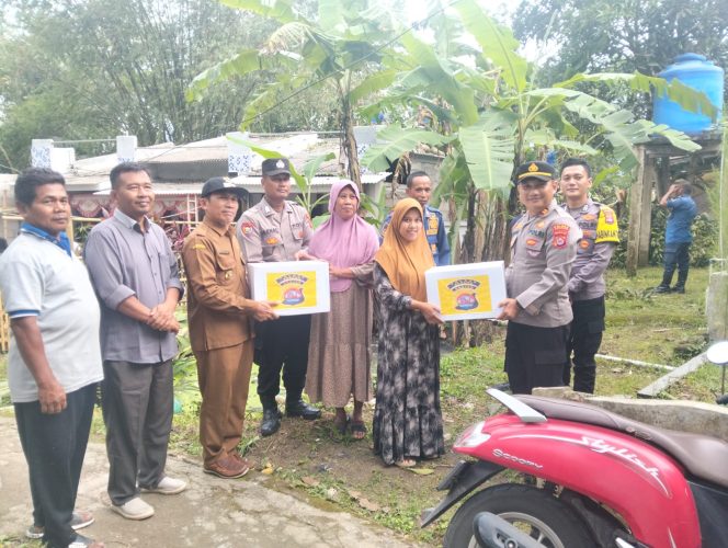 
					Polsek Panongan Tebar Kepedulian Lewat Program Bakso Urat Kapolresta Tangerang*