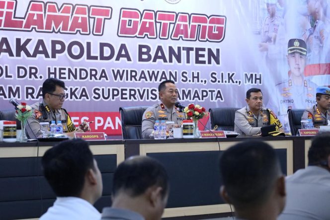 
					Tingkatkan Pelayanan Publik, Wakapolda Banten Cek Pelaksanaan DORS, Layanan 110, dan Pamapta Polres Pandeglang