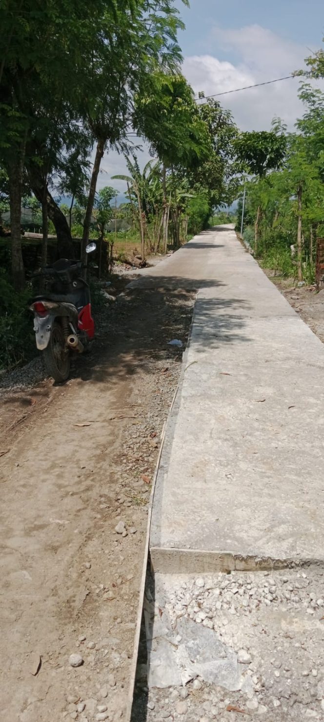 
					Pemdes Wates Terus Bergeliat Peningkatan Ekonomi Masyarakat,Infrastruktur Jalan Usaha Tani