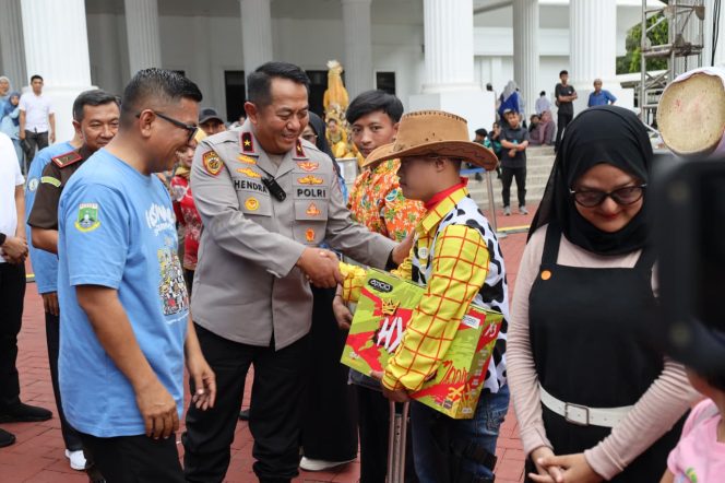 
					Festival Sekolah Khusus 2025, Gebyar Kreasi Dan Seni Anak Kebutuhan Khusus