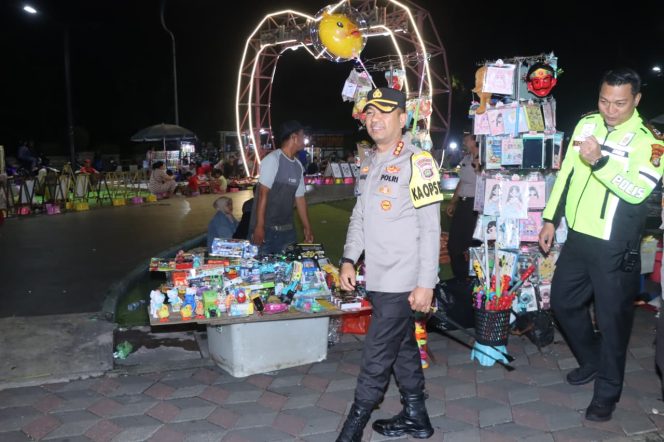 
					Kapolres Metro Tangerang Kota pimpin patroli malam minggu