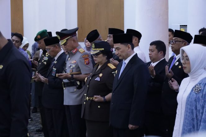 
					Kapolda Banten Hadiri Pelantikan Pejabat Tinggi Pratama di Lingkungan Pemerintah Provinsi Banten*