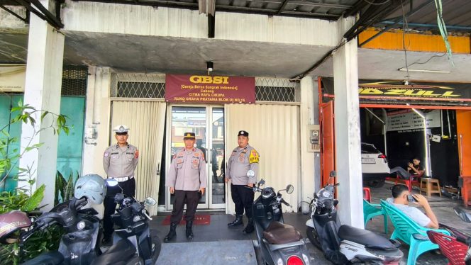 
					Polsek Cikupa Gelar Pengamanan Ibadah Minggu Kasih di Sejumlah Gereja Wilayah Hukum Cikupa