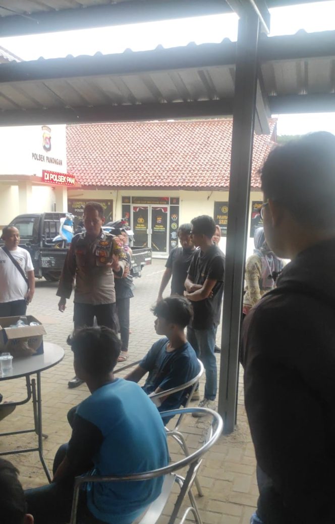 
					Ngariung Bareng Warga, Polsek Panongan Ajak Masyarakat Jaga Kamtibmas di Desa Ciakar