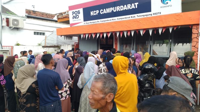 
					Pemdes Wates Bantu Salurkan BLT Kesra Melalui Kantor Pos Cadar