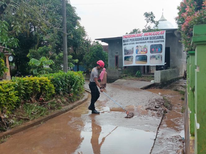 
					Polda Banten: Sinergi Kemanusiaan untuk Warga Padarincang*