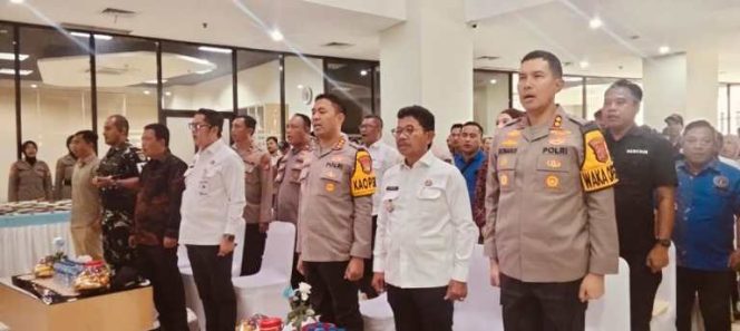
					Kapolres Metro Tangerang Kota sampaikan capaian dan evaluasi menyeluruh atas situasi Kamtibnas, Penegakan hukum, Pelayanan ran kinerja kepolisian sepanjang tahun 2025.