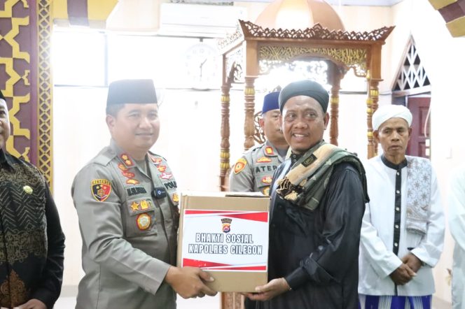 
					Kapolres Cilegon Gelar Jumat Keliling di Masjid Nurul Ibad, Perkuat Silaturahmi dan Komunikasi Kamtibmas