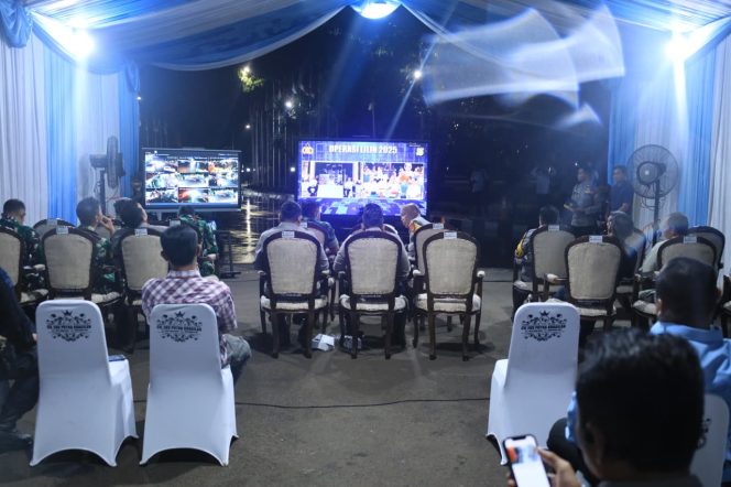 
					Pantau Malam Tahun Baru, Kapolda dan Gubernur Banten Ikuti Zoom Sitkamtibmas