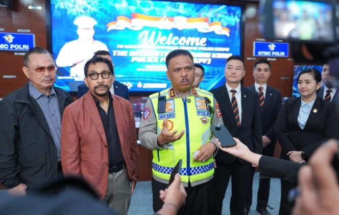 
					Kakorlantas Polri Terima Kunjungan Delegasi Hongkong, Perkuat Kerja Sama dan Benchmarking Teknologi Lalu Lintas
