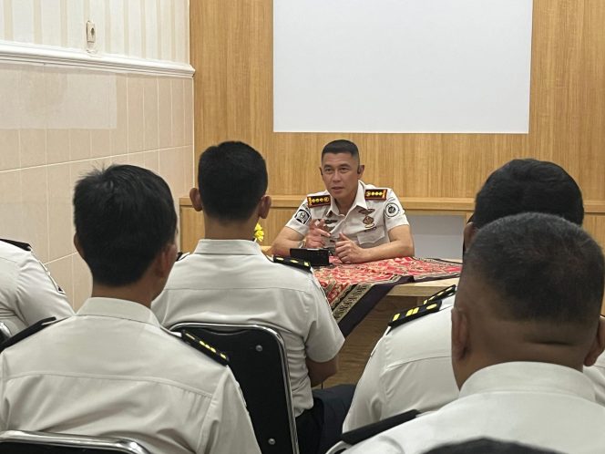 
					Kalapas Pimpin Evaluasi Kinerja, Tegaskan Prinsip Dasar Pemasyarakatan