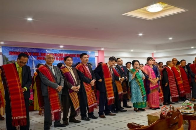 
					“Bona Taon Pomparan Op. Guru Bandailing Siringoringo Se-Jabodetabek Semakin memperkuat Persatuan berdasarkan Kasih, Minggu 18 Januari 2026 Di Gedung Sejahtera Jakarta Timur”