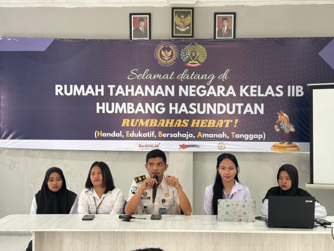 
					BERSAMA ANAK MAGANG,WBP RUTAN HUMBAHAS BELAJAR BAHASA INGGERIS.