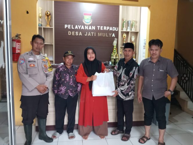 
					PJ Kepala Desa Jatimulya Respons Cepat dan Langsung Terjun ke Lapangan Membantu Warga Terdampak Banjir