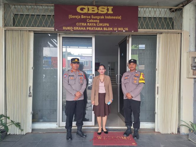 
					Polsek Cikupa Laksanakan Pengamanan Ibadah Minggu, Wujudkan Rasa Aman Umat Kristiani