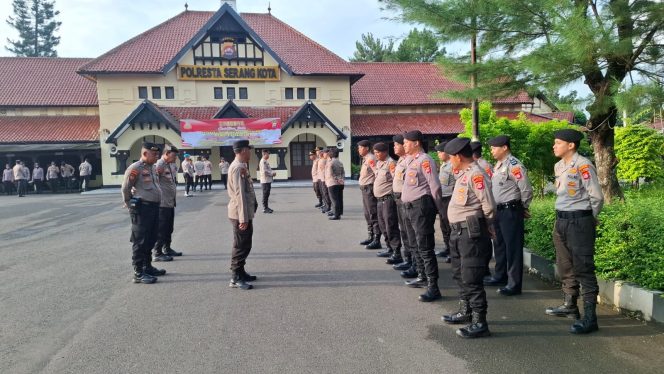 
					Kasatker berikan arahan untuk Personel Polresta Serkot pada saat apel satker