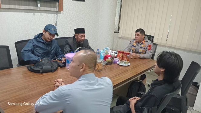 
					Kapolda dan Kabid Humas, Respon Agus Flores, Agenda Awal Tahun di Polda Jabar